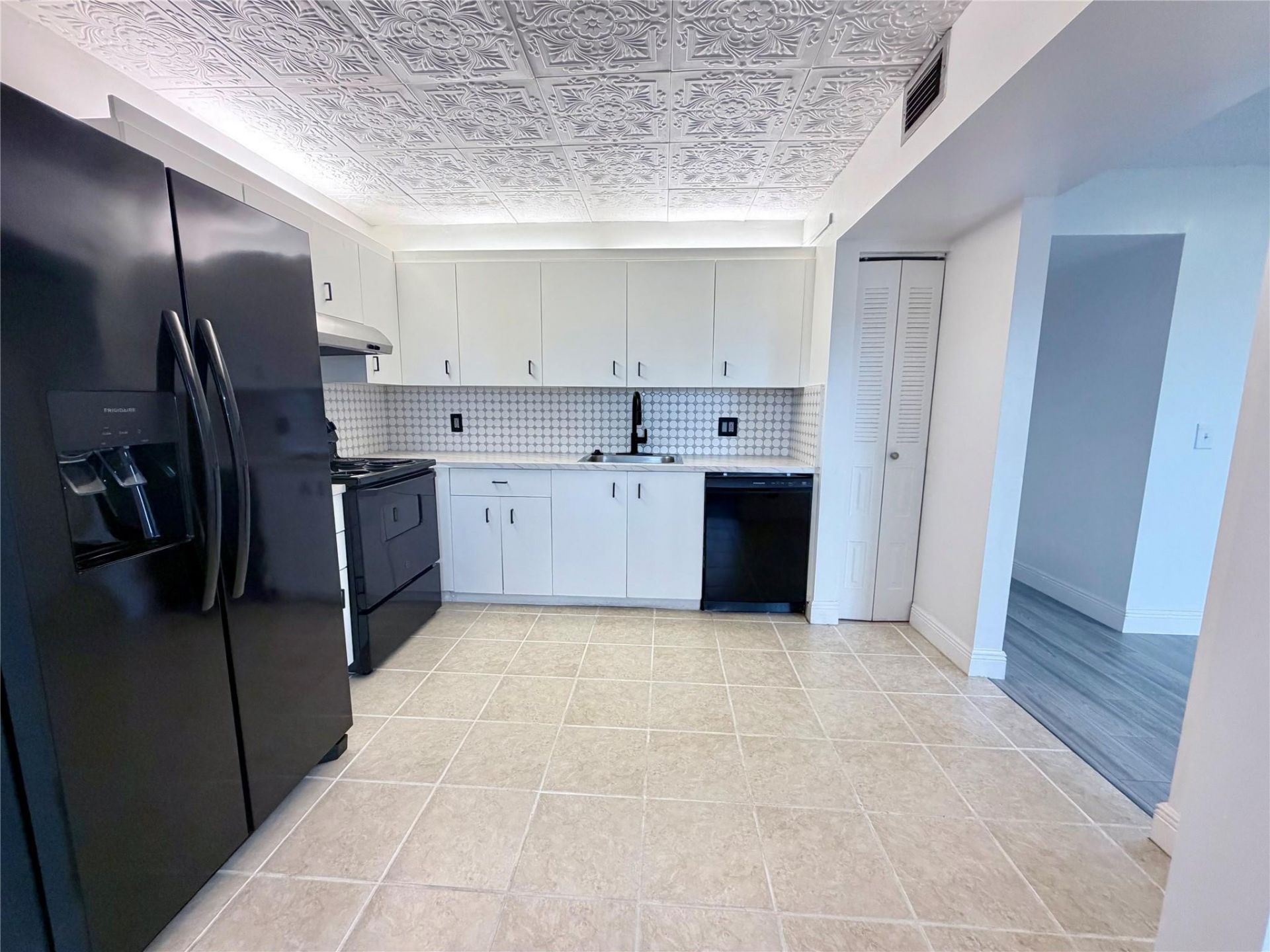 801 SW 133rd Terrace, Unit 410 K, Pembroke Pines, FL 33027 Photo