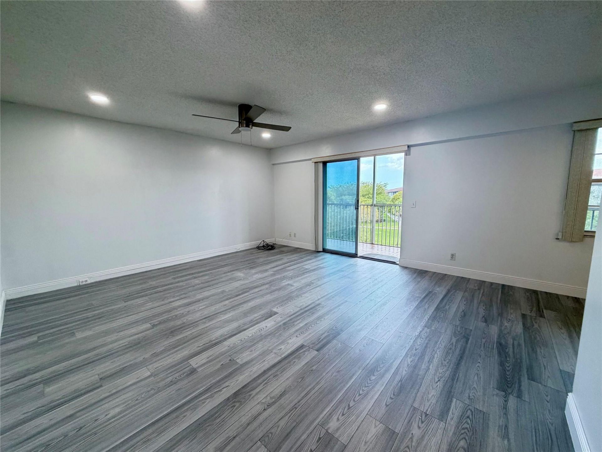 801 SW 133rd Terrace, Unit 410 K, Pembroke Pines, FL 33027 Photo