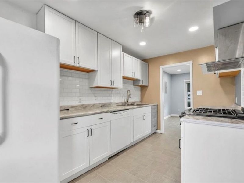 13514 Bennington Avenue, Cleveland, OH 44135 Photo 8