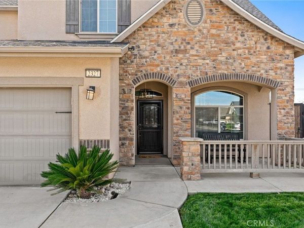 2327 N Elm, Visalia, CA 93291