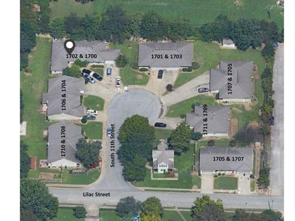 1700 S 11th Street, Rogers, AR 72756