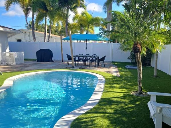 2770 NE 30th St, Lighthouse Point, FL 33064