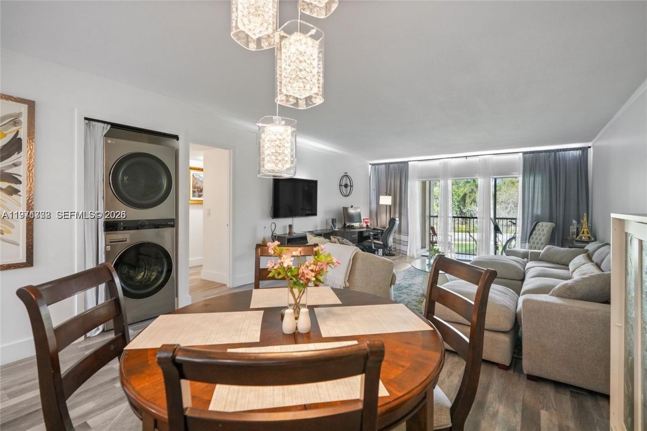 380 Racquet Club Rd , Unit 204, Weston, FL 33326 Photo