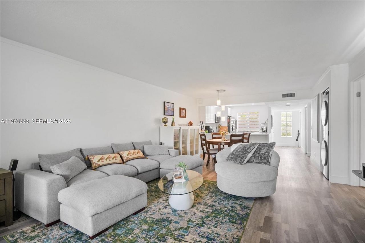 380 Racquet Club Rd , Unit 204, Weston, FL 33326 Photo