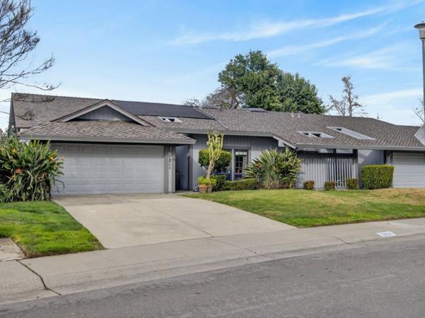 1211 Alder Tree Way, Sacramento, CA 95831