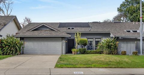 1211 Alder Tree Way, Sacramento, CA 95831 Photo