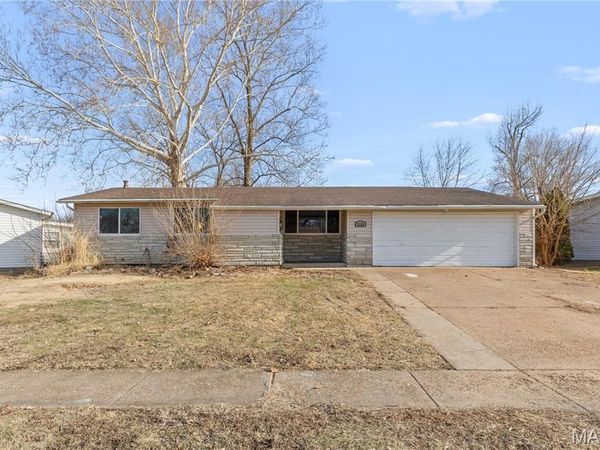 2150 Collier Drive, Florissant, MO 63031