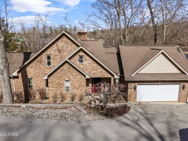 891 Yoakum Hollow Rd, Jacksboro, TN 37757