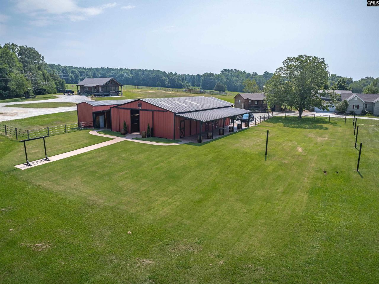 637 Belfast Road Photo 10