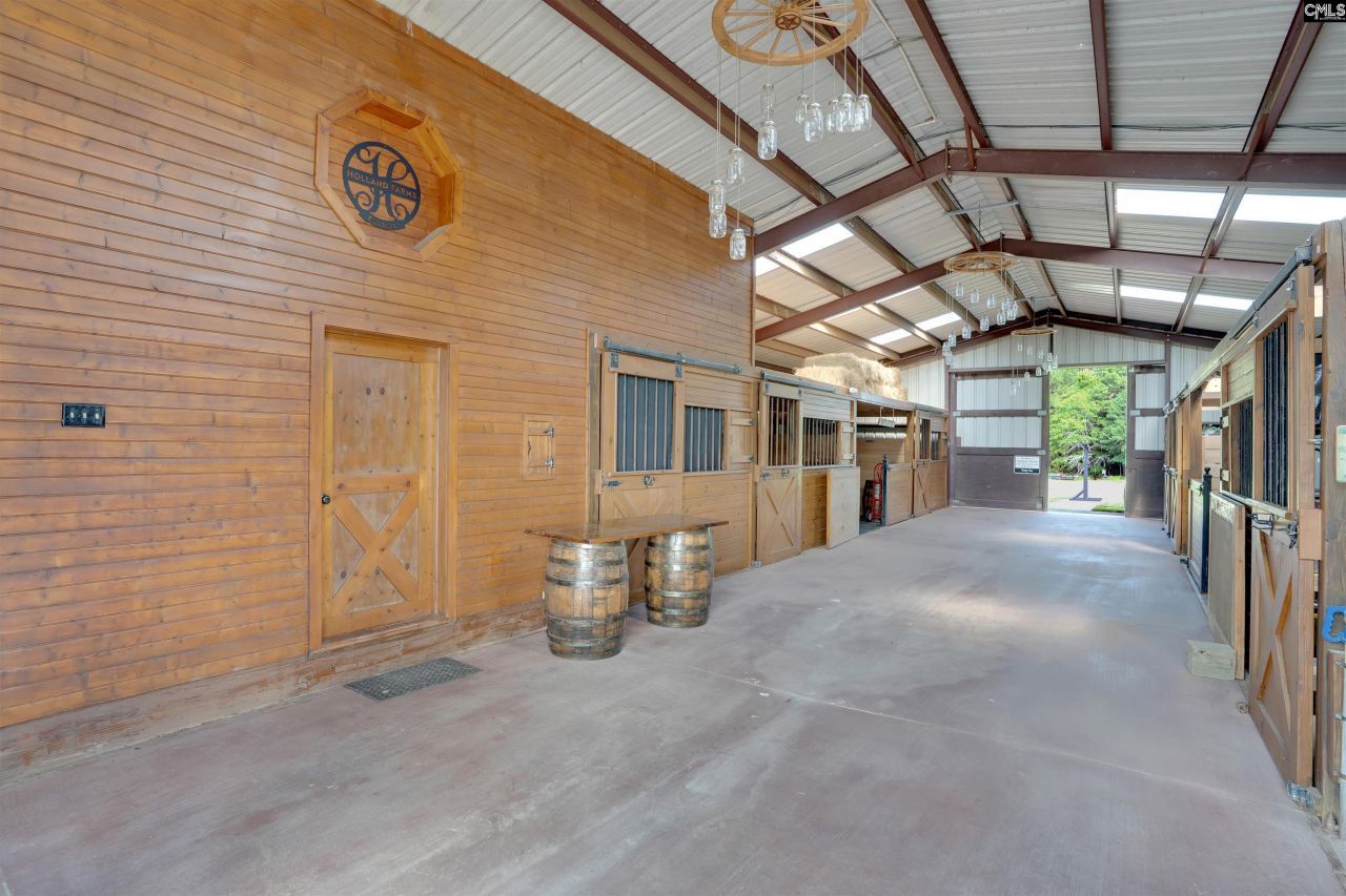 637 Belfast Road  Photo 14