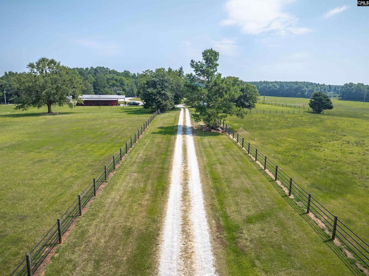 637 Belfast Road Photo 25