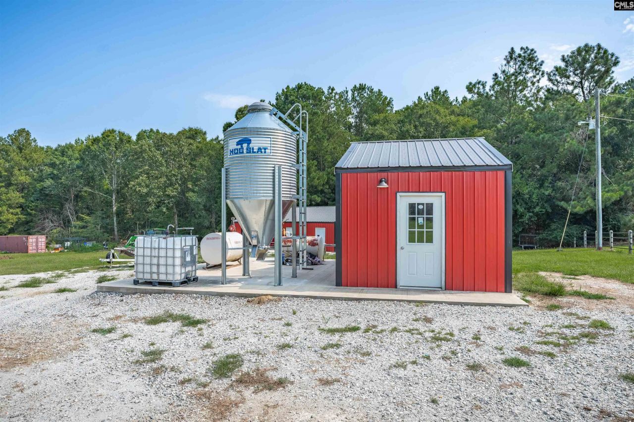 637 Belfast Road  Photo 30