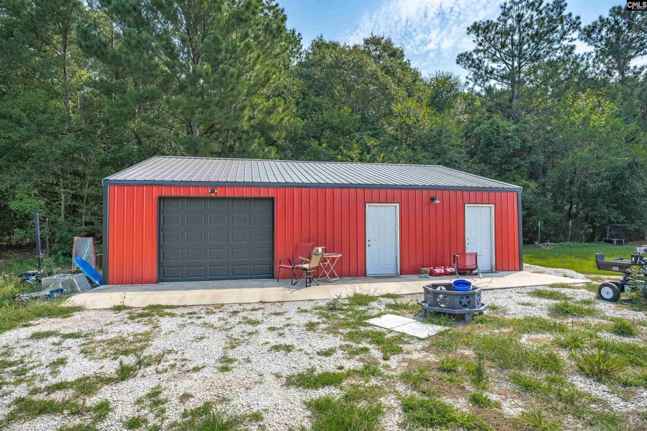 637 Belfast Road Photo 32