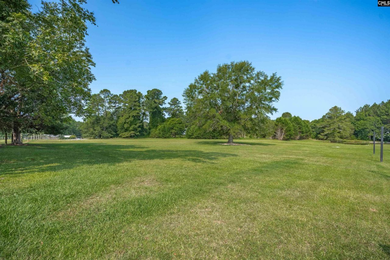 637 Belfast Road Photo 38