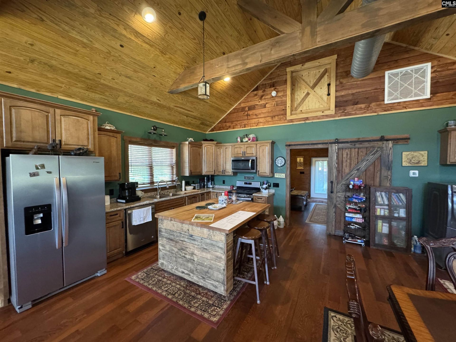 637 Belfast Road Photo 45