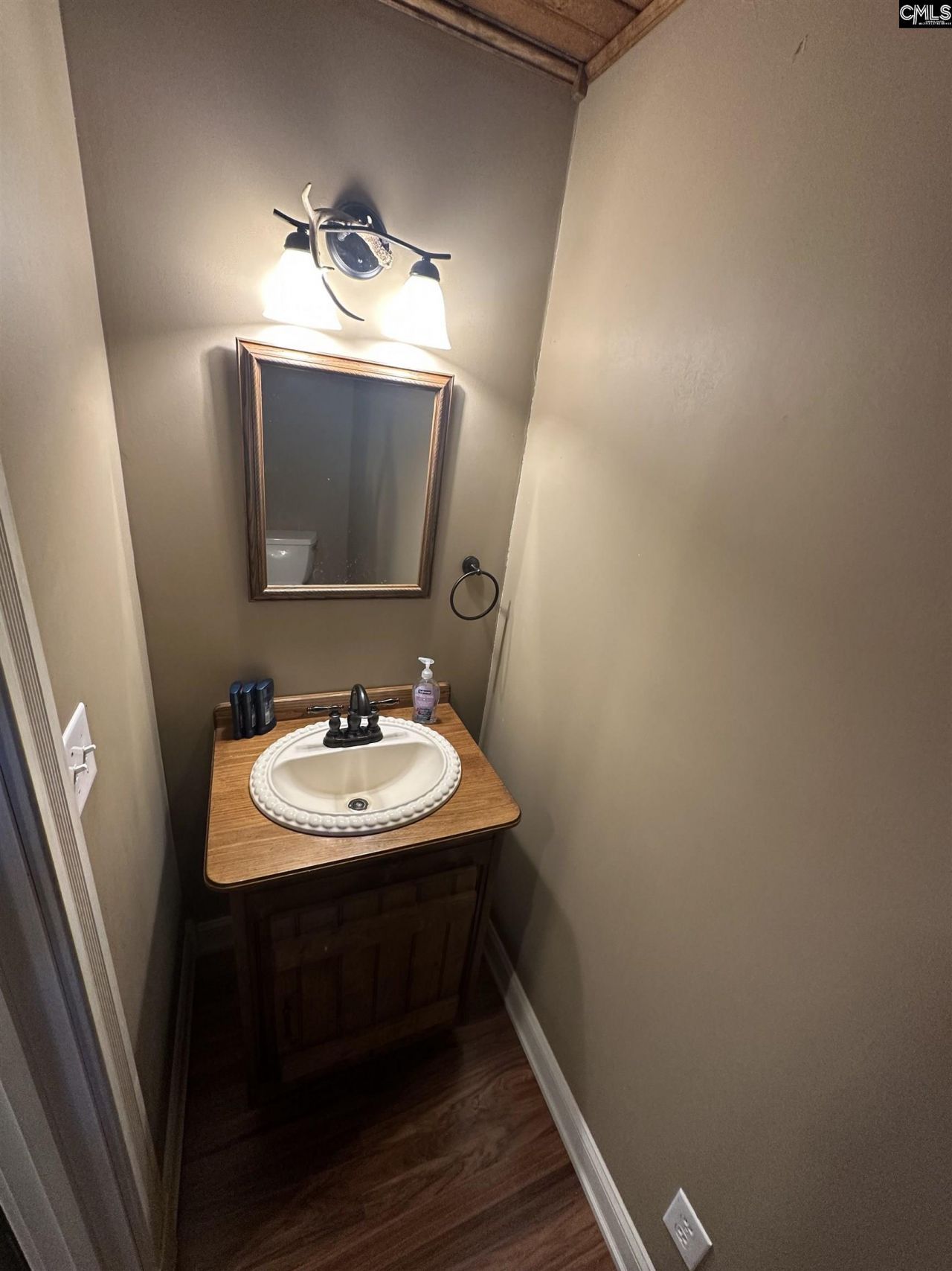 637 Belfast Road  Photo 48