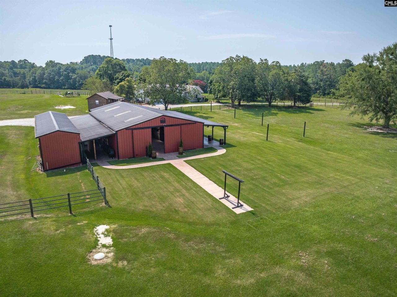 637 Belfast Road  Photo 7