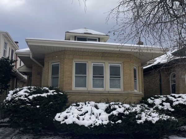 2539 W Morse Avenue, Chicago, IL 60645