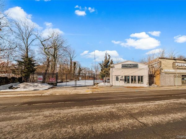 1849 New York Avenue , Huntington Station, NY 11746