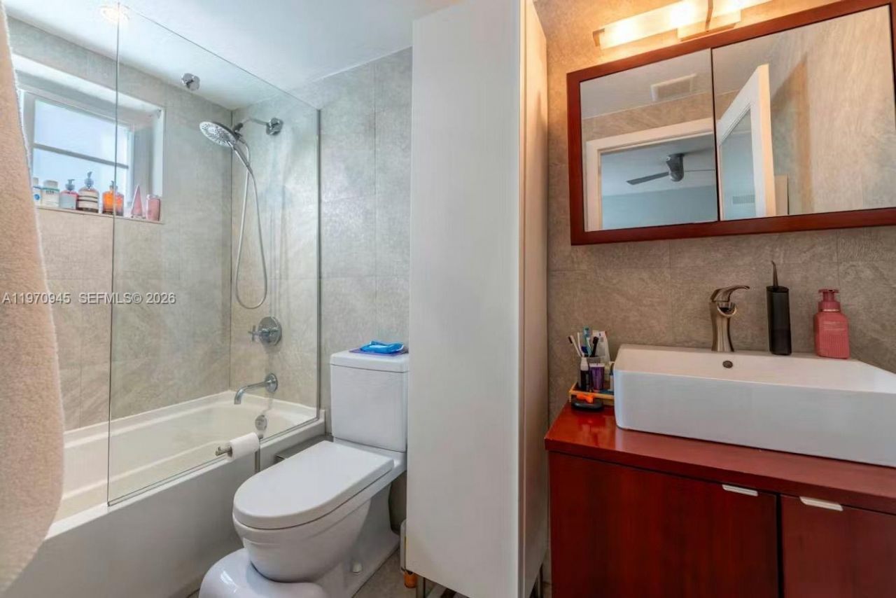 1061 Michigan Ave, Unit 4, Miami Beach, FL 33139 Photo