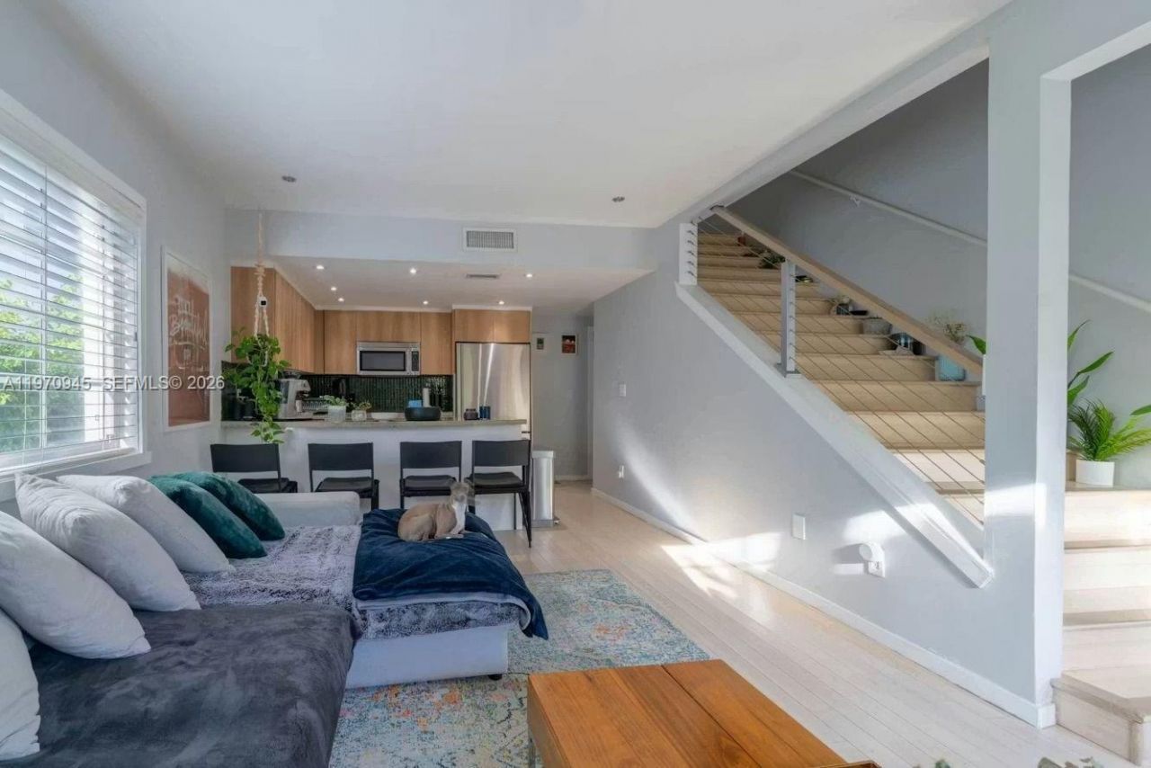 1061 Michigan Ave, Unit 4, Miami Beach, FL 33139 Photo