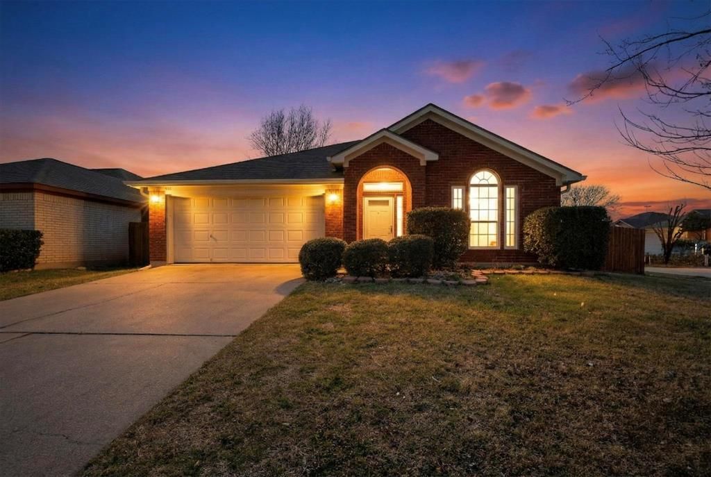 1025 Caleb Street, Burleson, TX 76028 Main Photo