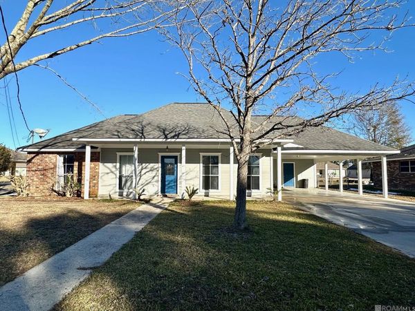 1428 S Vista Ave, Gonzales, LA 70737