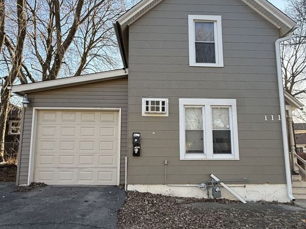 111 Center Avenue, Unit Upper, Aurora, IL 60505