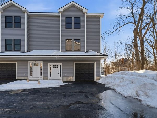 79 School St, Unit 4, Lowell, MA 01854