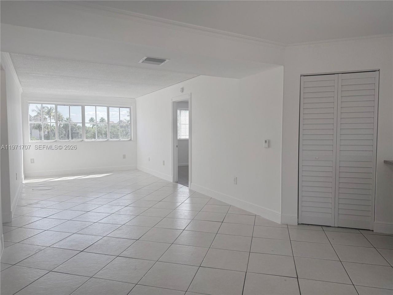 6155 NW 186th St, Unit 308, Hialeah, FL 33015 Photo