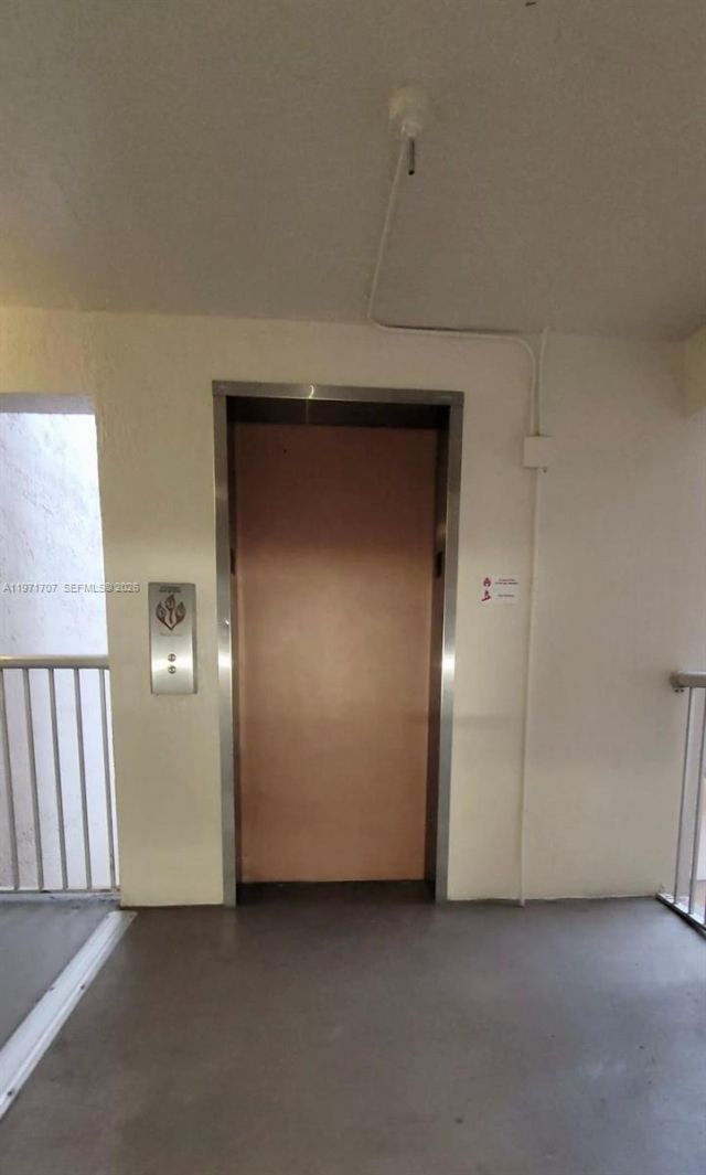 6155 NW 186th St, Unit 308, Hialeah, FL 33015 Photo