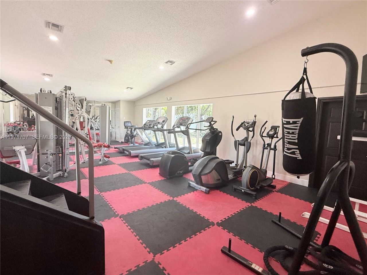 6155 NW 186th St, Unit 308, Hialeah, FL 33015 Photo