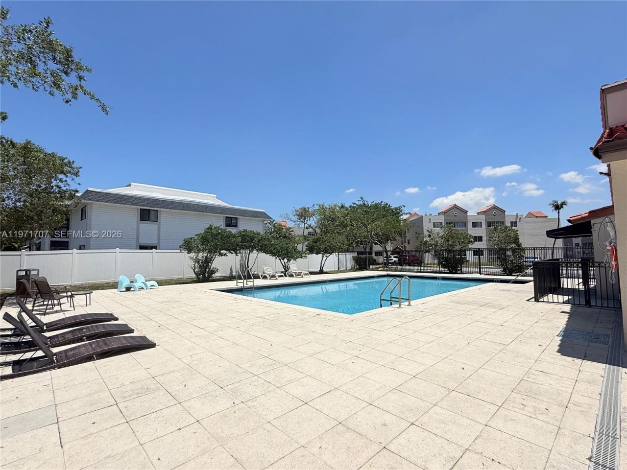 6155 NW 186th St, Unit 308, Hialeah, FL 33015 Photo