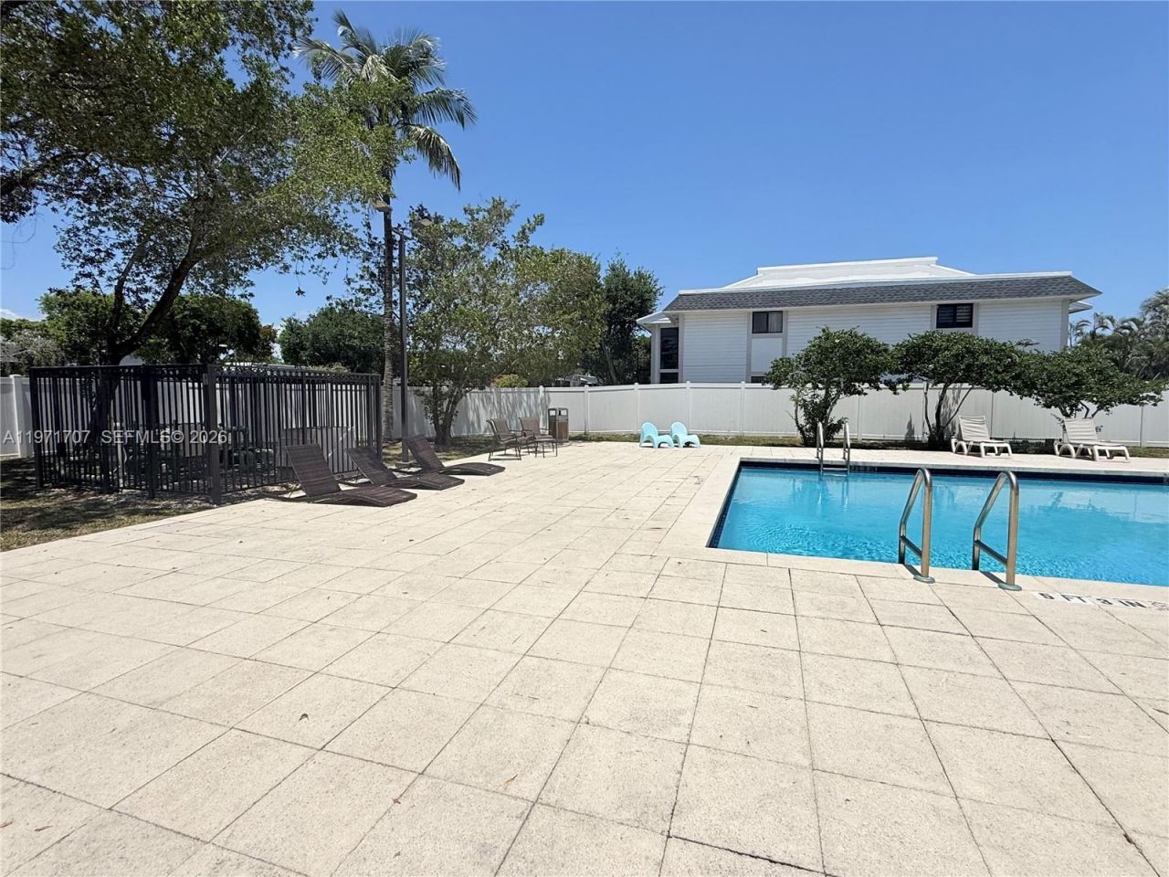 6155 NW 186th St, Unit 308, Hialeah, FL 33015 Photo