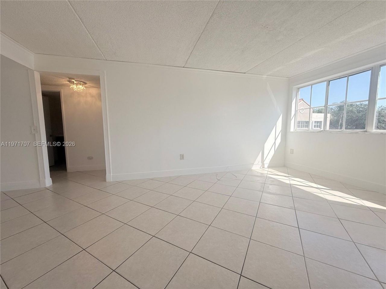 6155 NW 186th St, Unit 308, Hialeah, FL 33015 Photo