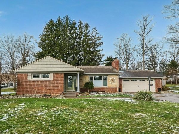 2625 Belleflower Drive, Alliance, OH 44601