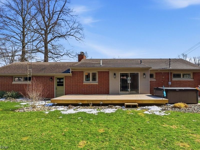 2625 Belleflower Drive, Alliance, OH 44601 Photo 2