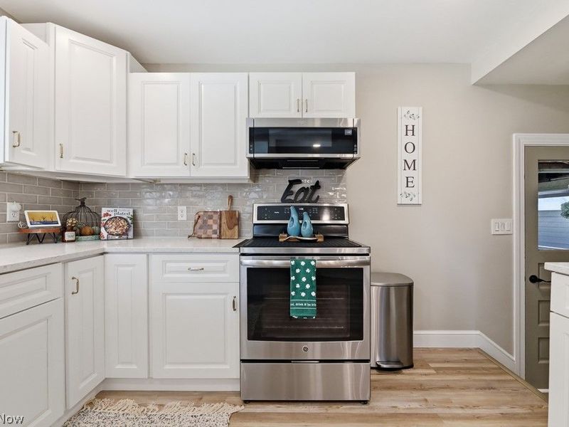 2625 Belleflower Drive, Alliance, OH 44601 Photo 7