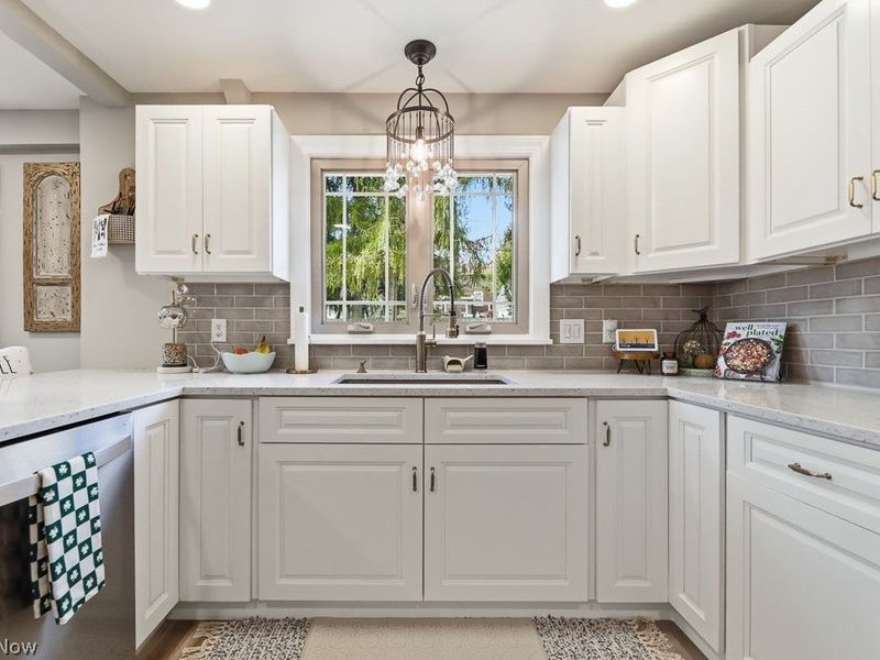 2625 Belleflower Drive, Alliance, OH 44601 Photo 9