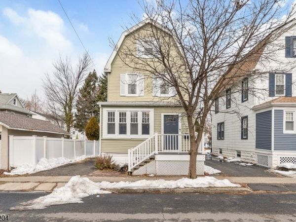 7 Pine St, Bloomfield, NJ 07003