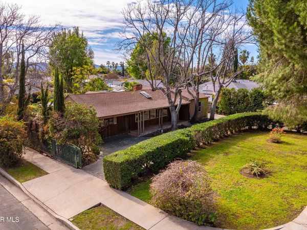 15902 Gault Street, Lake Balboa, CA 91406