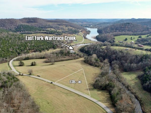 949 Wartrace Hwy , Pleasant Shade, TN 37145