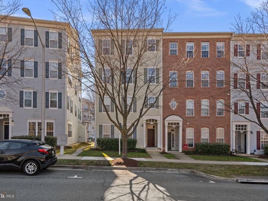 932 Orchard Ridge Drive, Unit 200, Gaithersburg, MD 20878 Main Photo