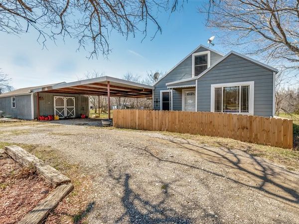 5705 Regalview Drive, Joshua, TX 76058