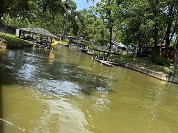 132 SHADY SHORES Drive, Mabank, TX 75156