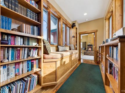 2361 Tolteca Court, South Lake Tahoe, CA 96150 Photo