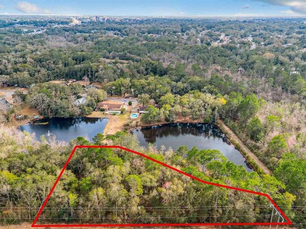 7200 Twin Lakes Ln, Pensacola, FL 32504