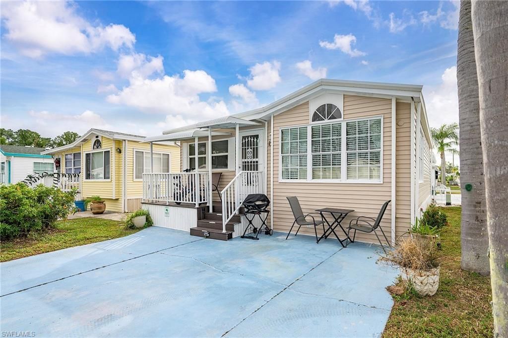 121 Caravan Cir, North Fort Myers, FL 33903 Photo