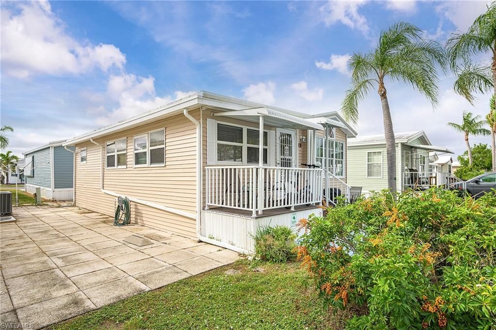 121 Caravan Cir, North Fort Myers, FL 33903 Photo