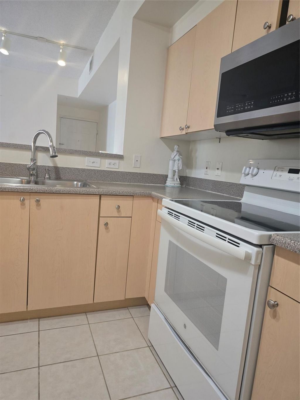 7970 N Nob Hill Road, Unit 205, Tamarac, FL 33321 Photo